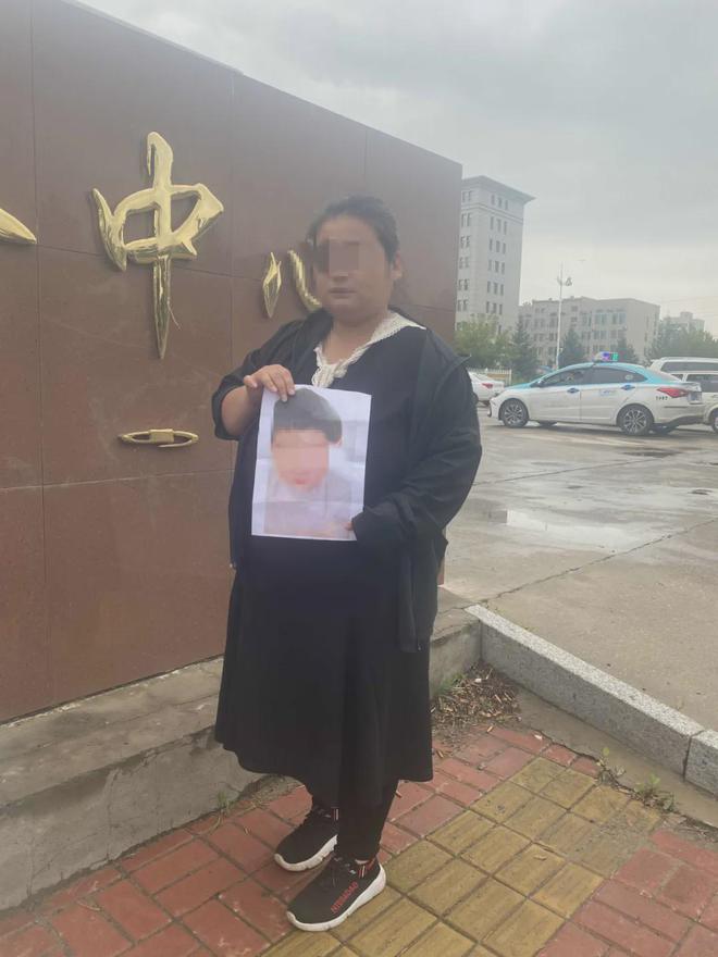 奇趣分分彩：内蒙古3岁女童被生父及女友虐待致死，母亲在等法院判决：孩子爷爷威胁“跟你们没完”